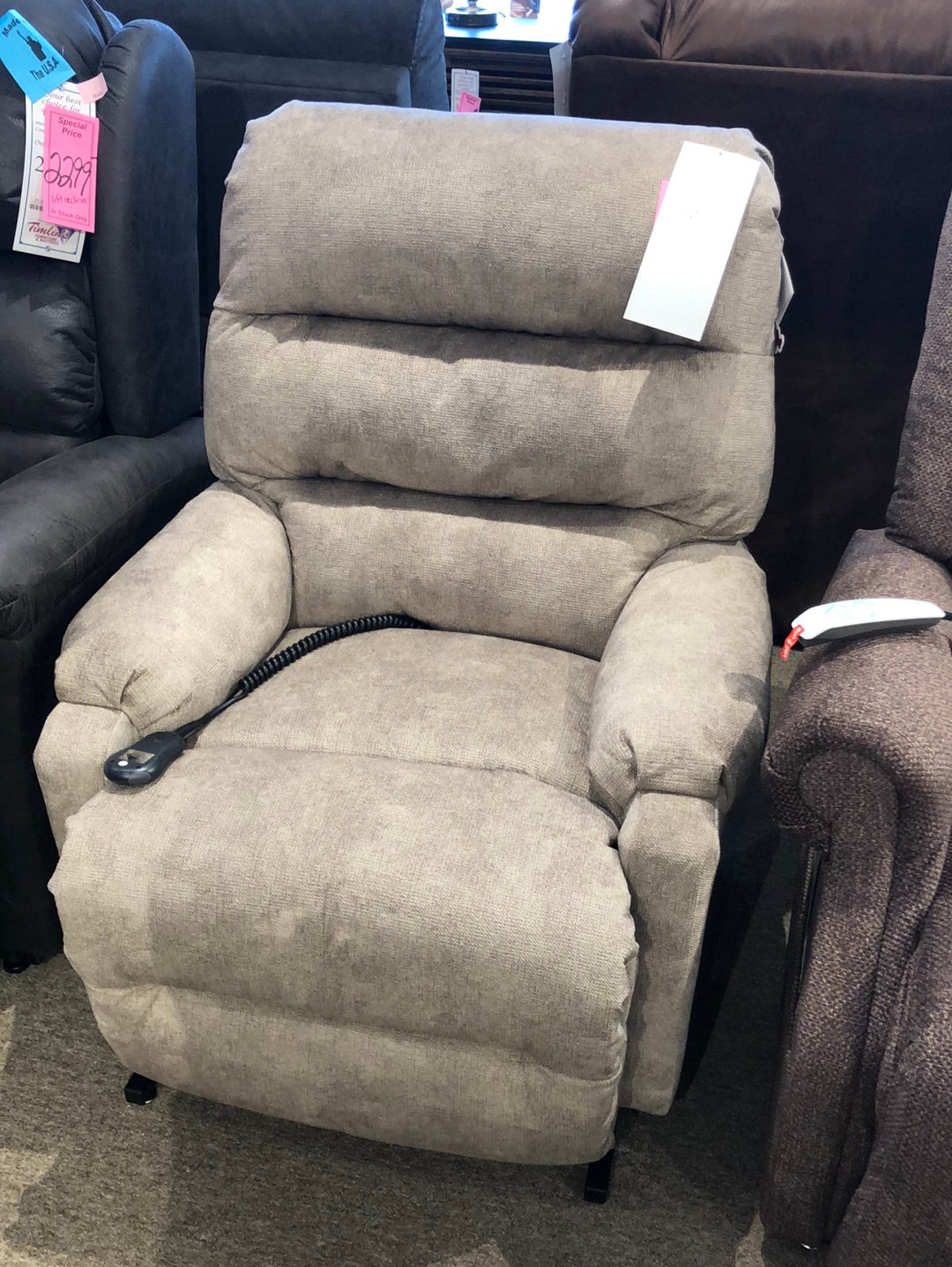 Sedgefield Lift Recliner