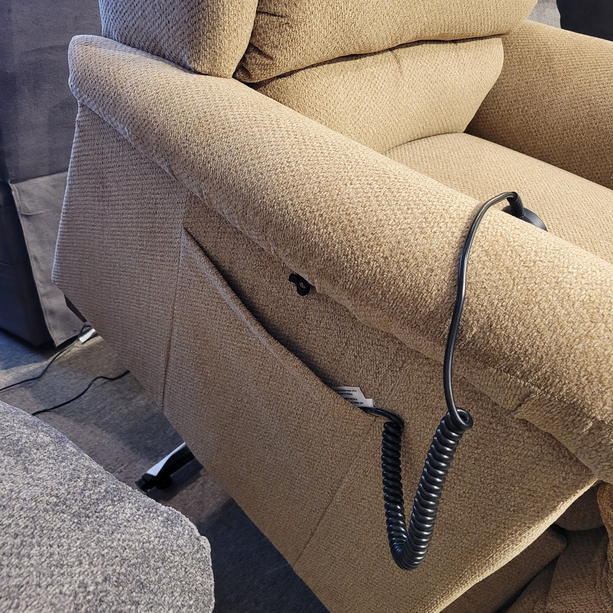 Polaris Medium Lift Recliner Golden Technologies- Ultra Comfort