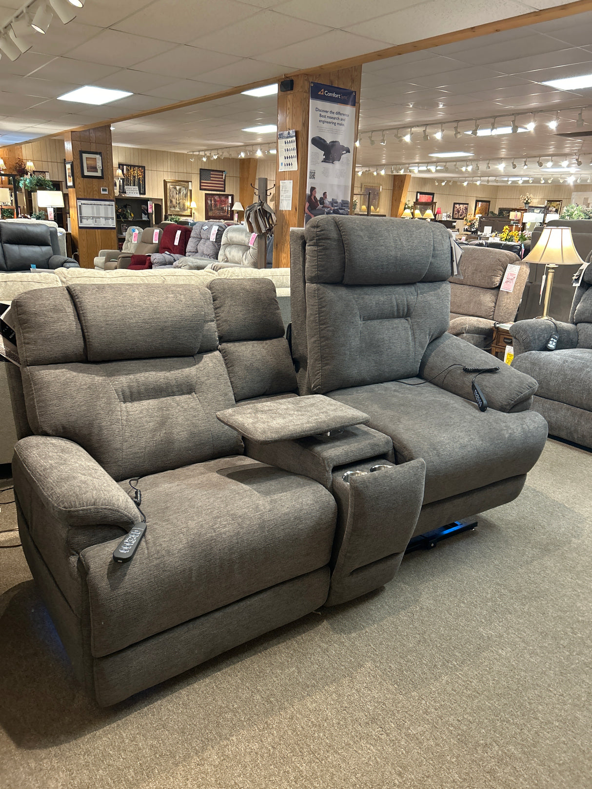 Zecliner 1080 Lift Loveseat Console Zofa