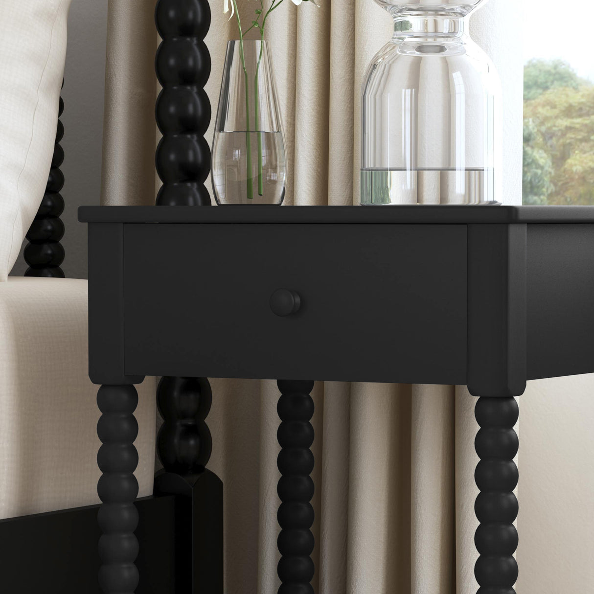 Homestyles Queen Bed and Two Nightstands 5901-5042