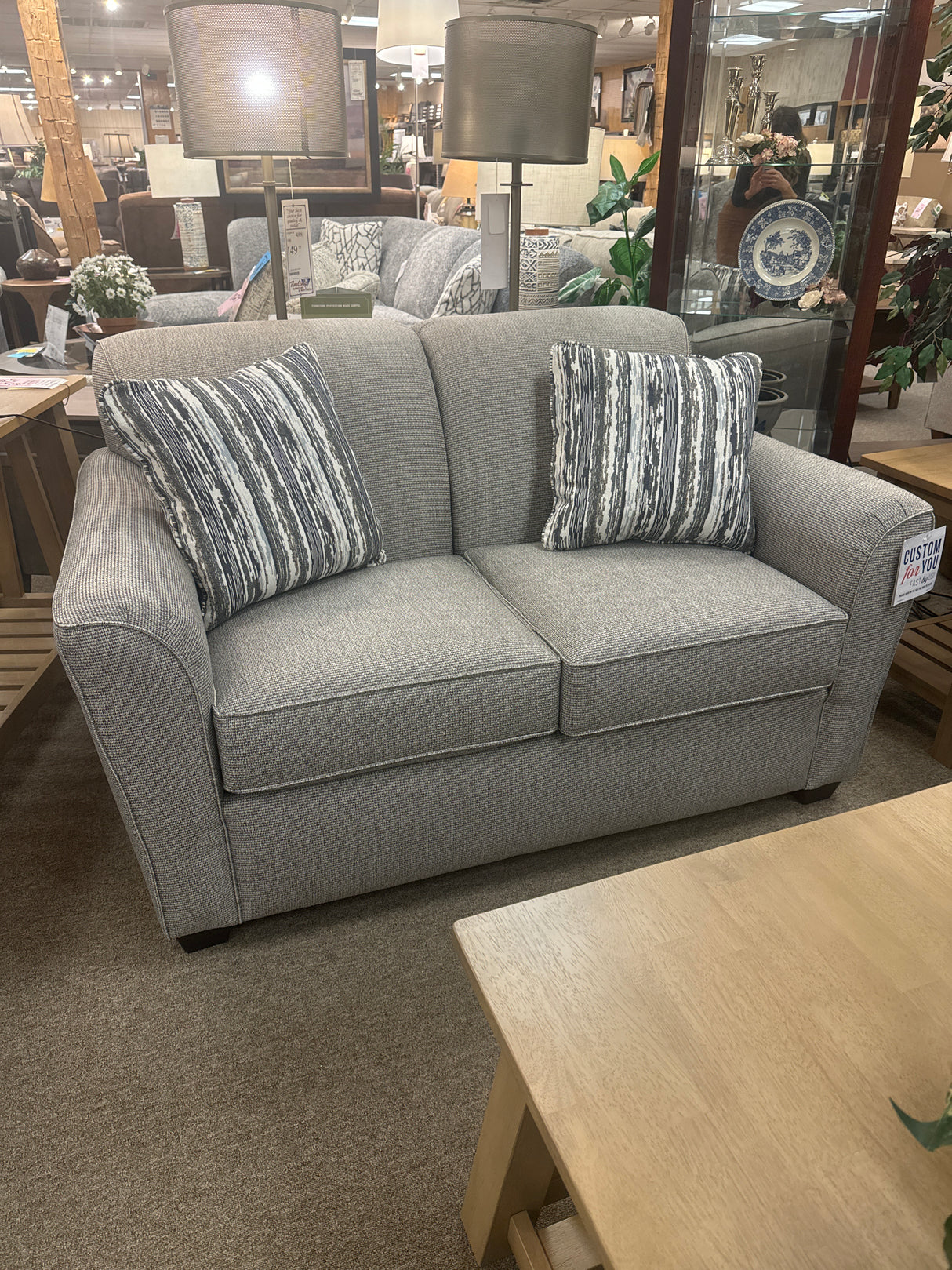Smyrna Loveseat 304