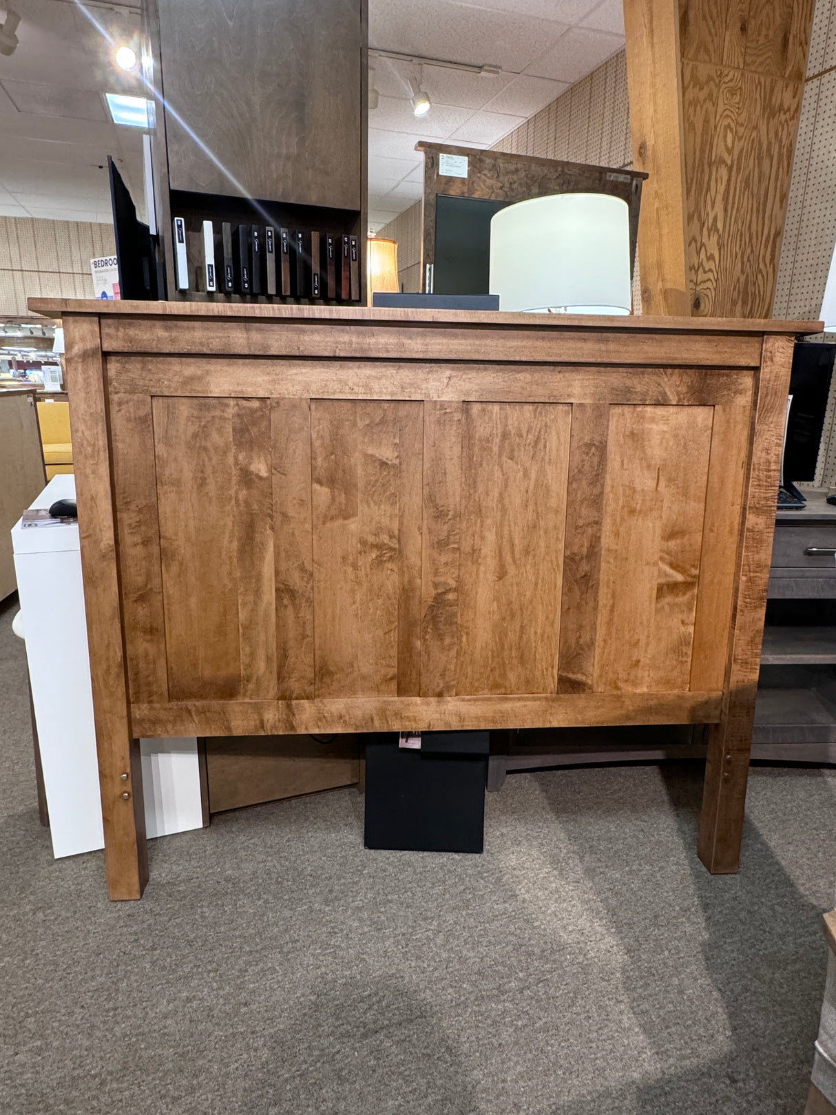 Hockheim Amish Queen Bed Maple