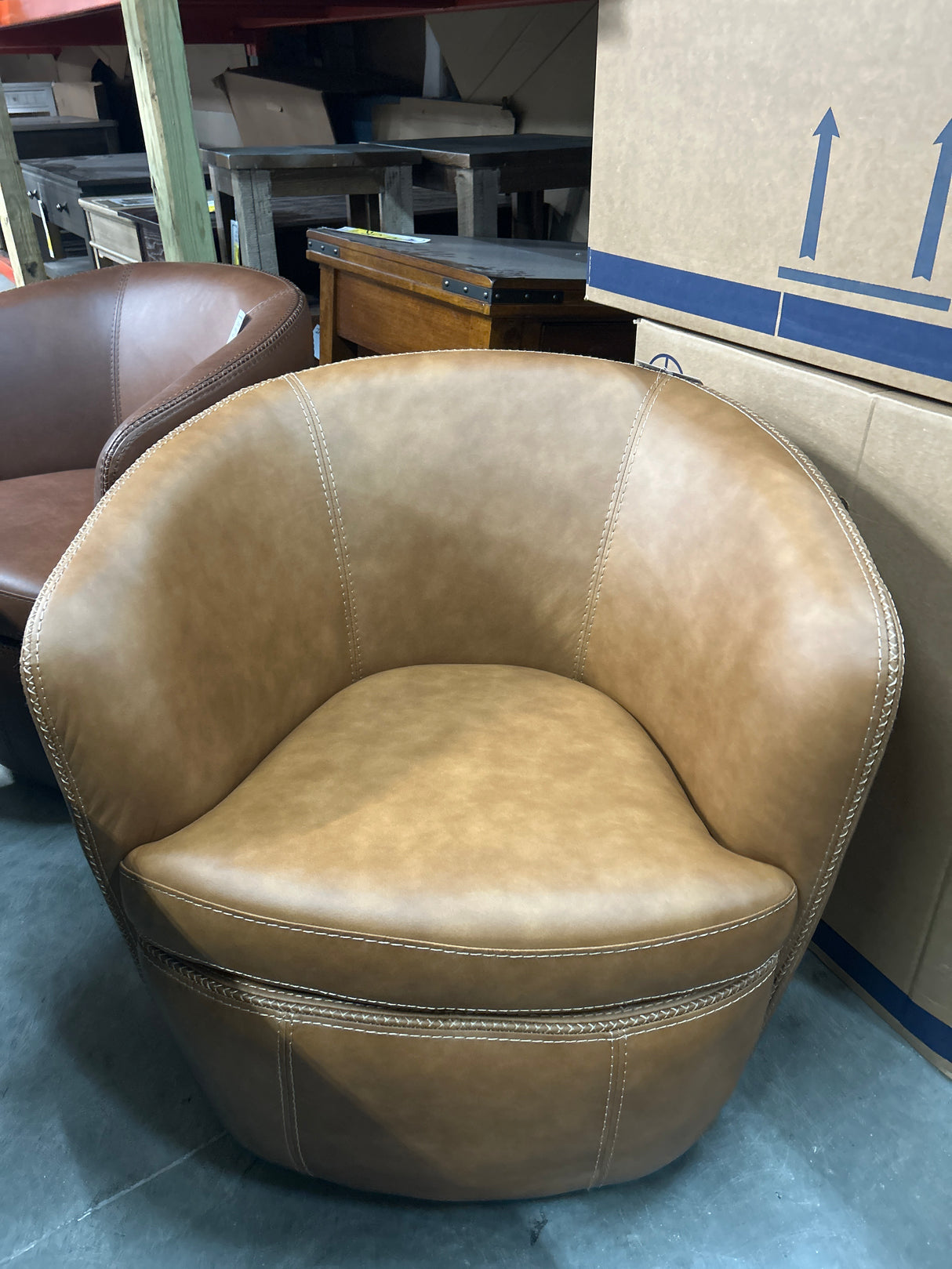 Barlo Swivel Chair
