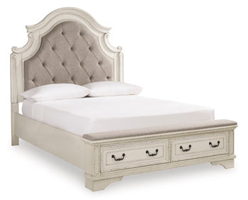 Queen UPH Bench Footboard Realyn Chipped White