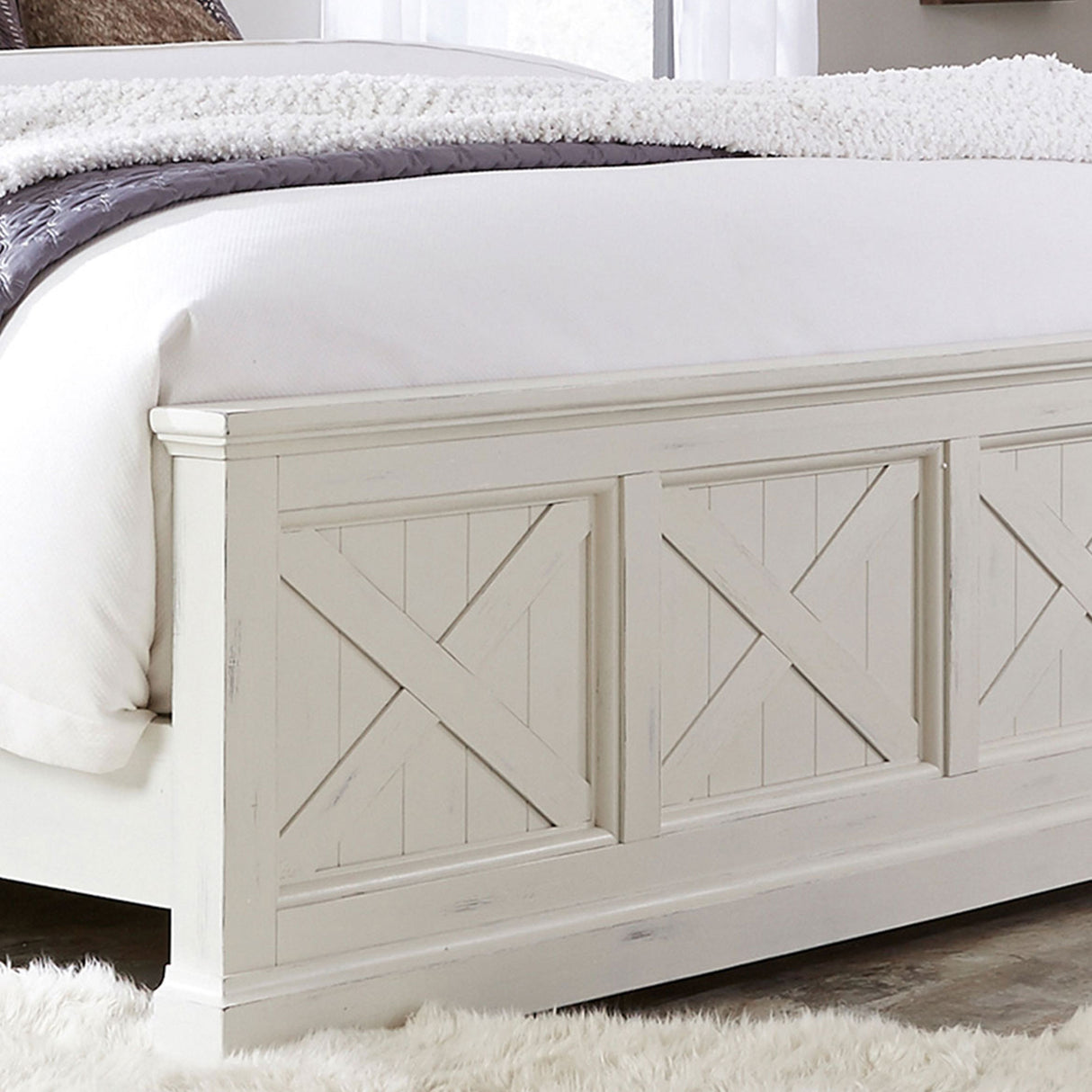 Homestyles King Bed 5523-600