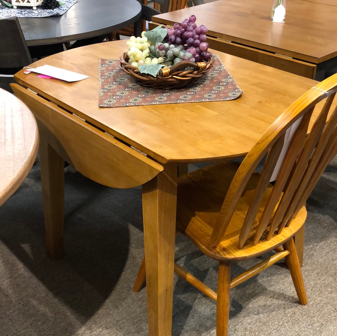 Simplicity Round Dropleaf Table