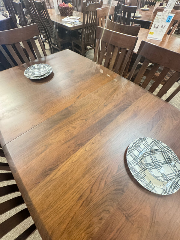 Yutzy RetreatCherry L4266/207S 7PC Dining Group