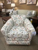 Lyra Swivel Glider