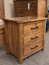 Hockheim Amish 3 Drwr Nightstand Maple