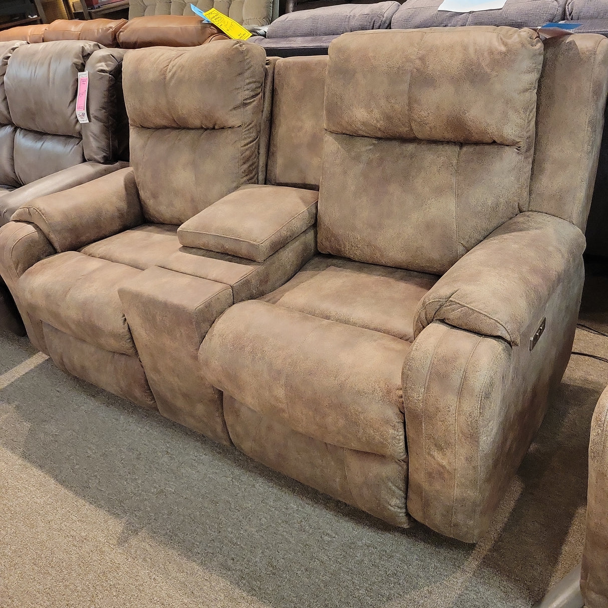 Contour Loveseat console