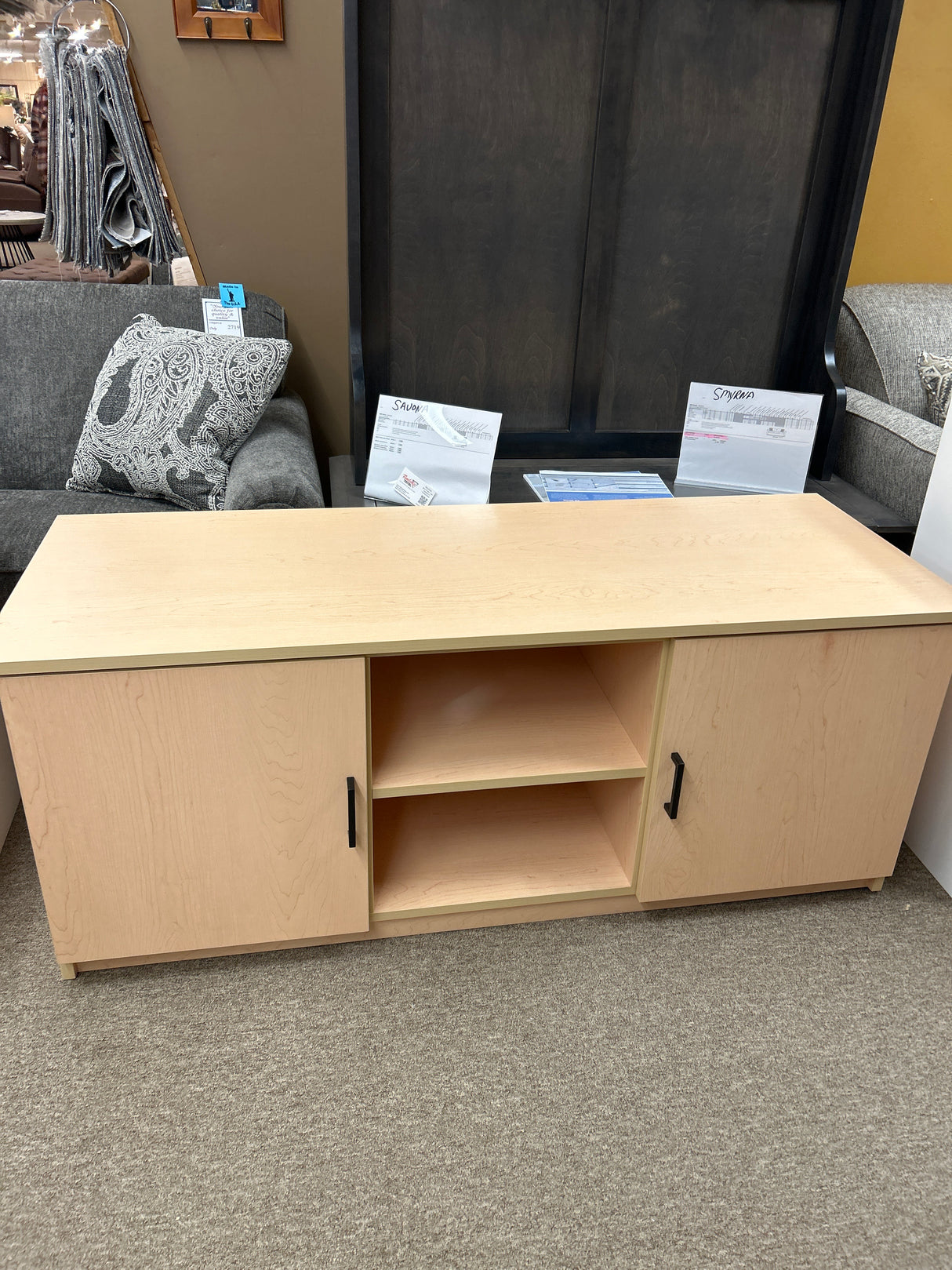 CC TV stand 55"