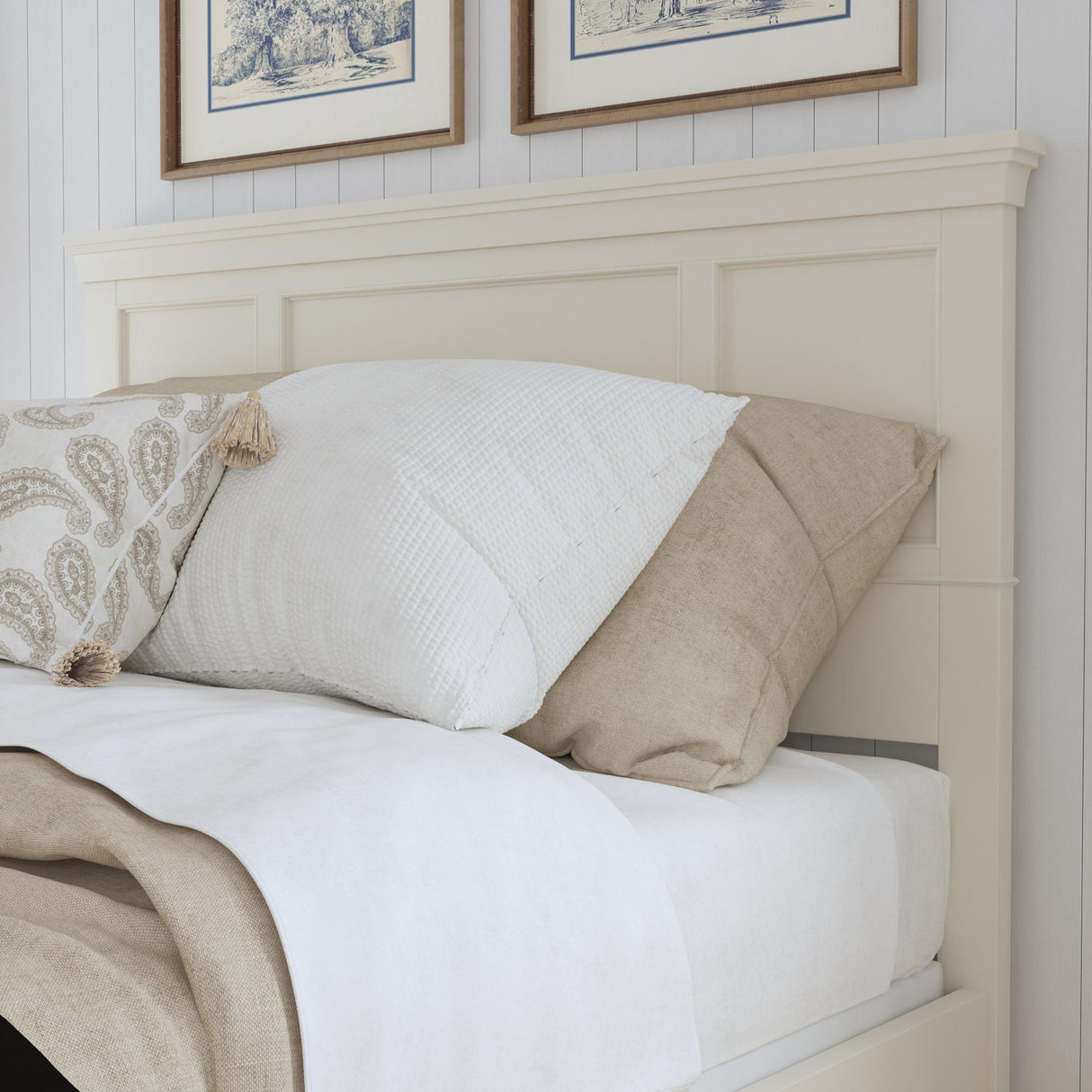 Homestyles Queen Bed 5530-500