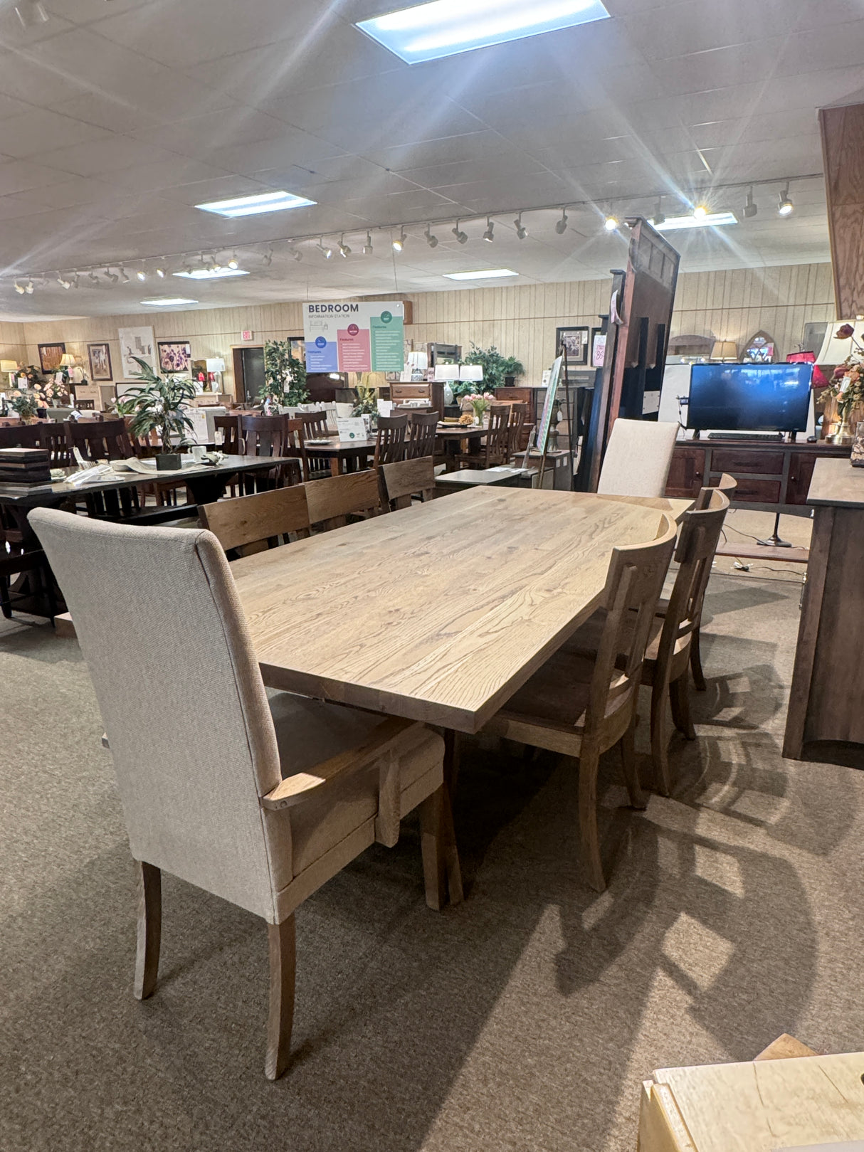 Yutzy RetreatWhiteOak 4296/511S 9PC Dining Group