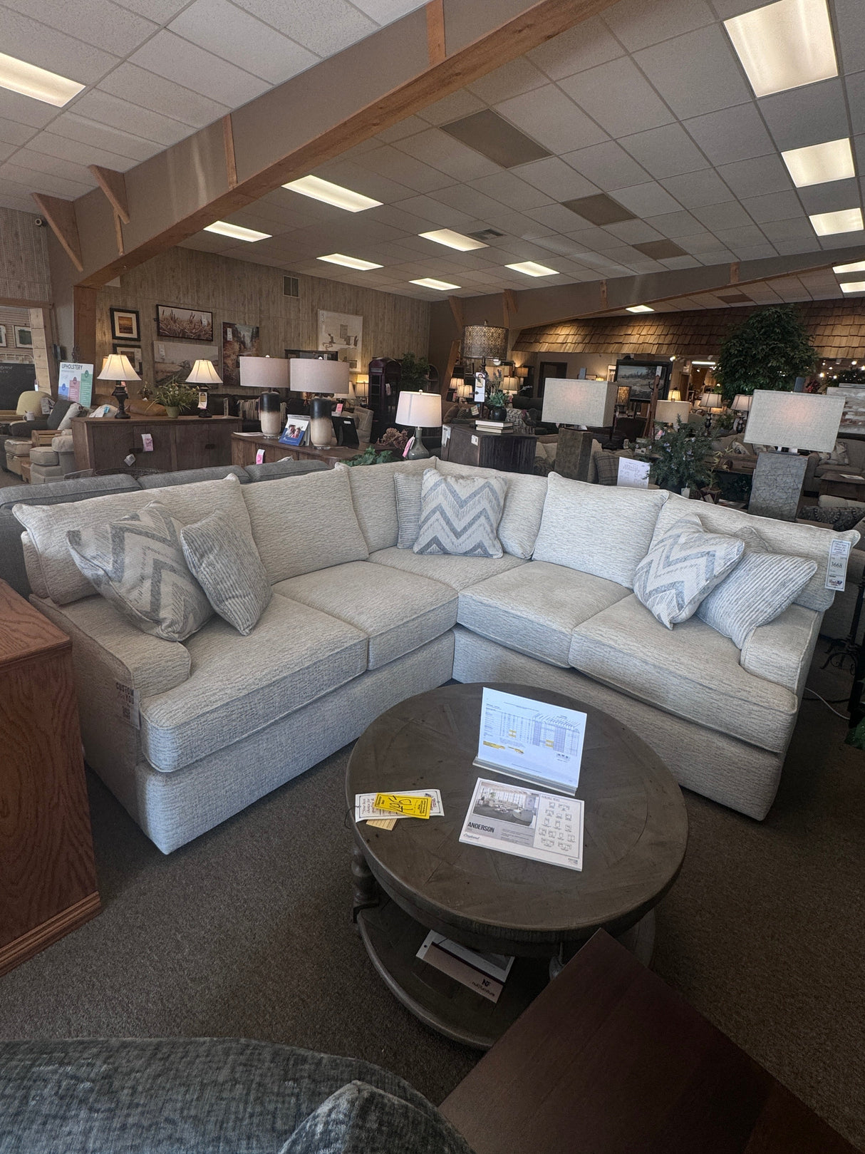 Anderson 2pc Sectional 3300