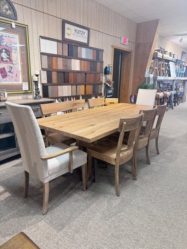 Yutzy RetreatWhiteOak 4296/511S 9PC Dining Group