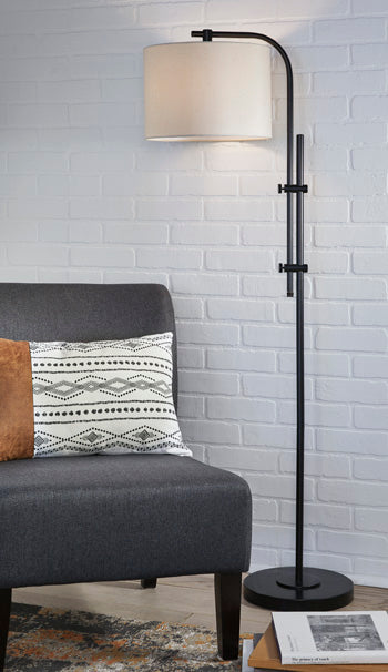 Metal Floor Lamp (1/CN) Baronvale Black
