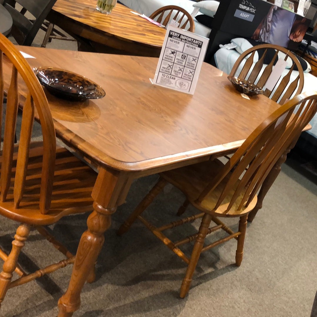 Laminated Dining Leg Table
