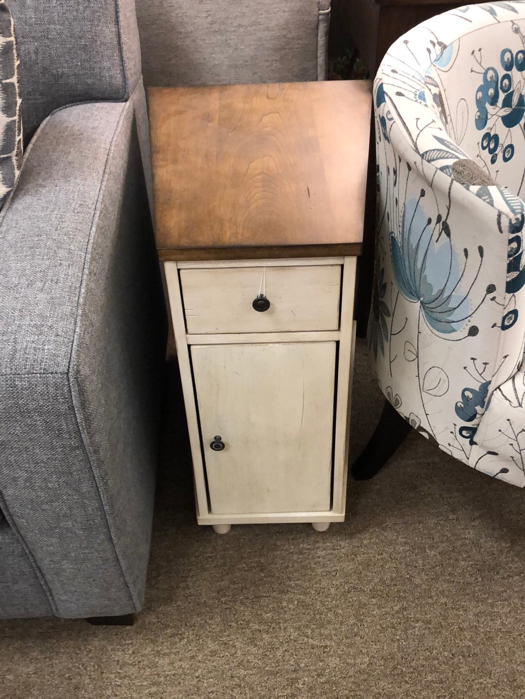 Wedge Charing Cabinate