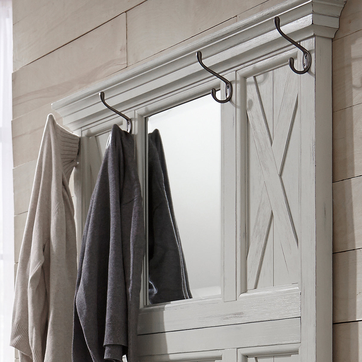 Homestyles Hall Tree 5523-49