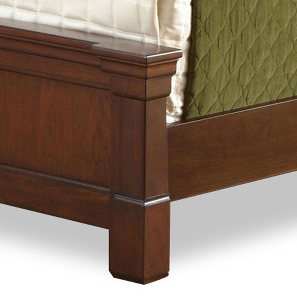Homestyles King Bed 5520-600