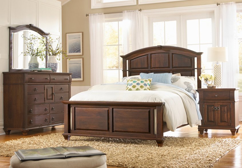 Reminisce King Bed
