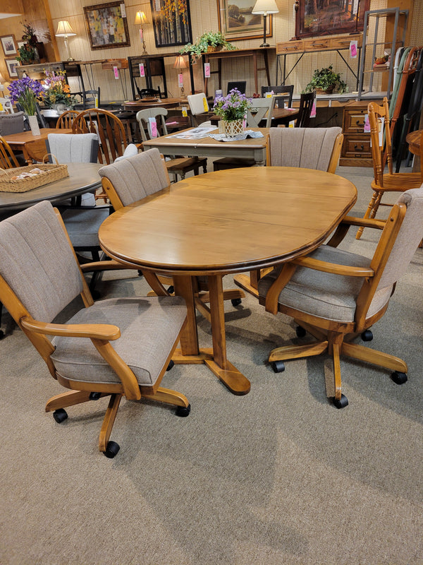 Tobias Wayne/Classic 5PC Dining Group