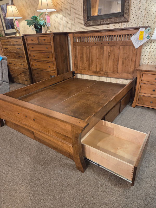 Theresa 1970 Amish Storage Queen Bed
