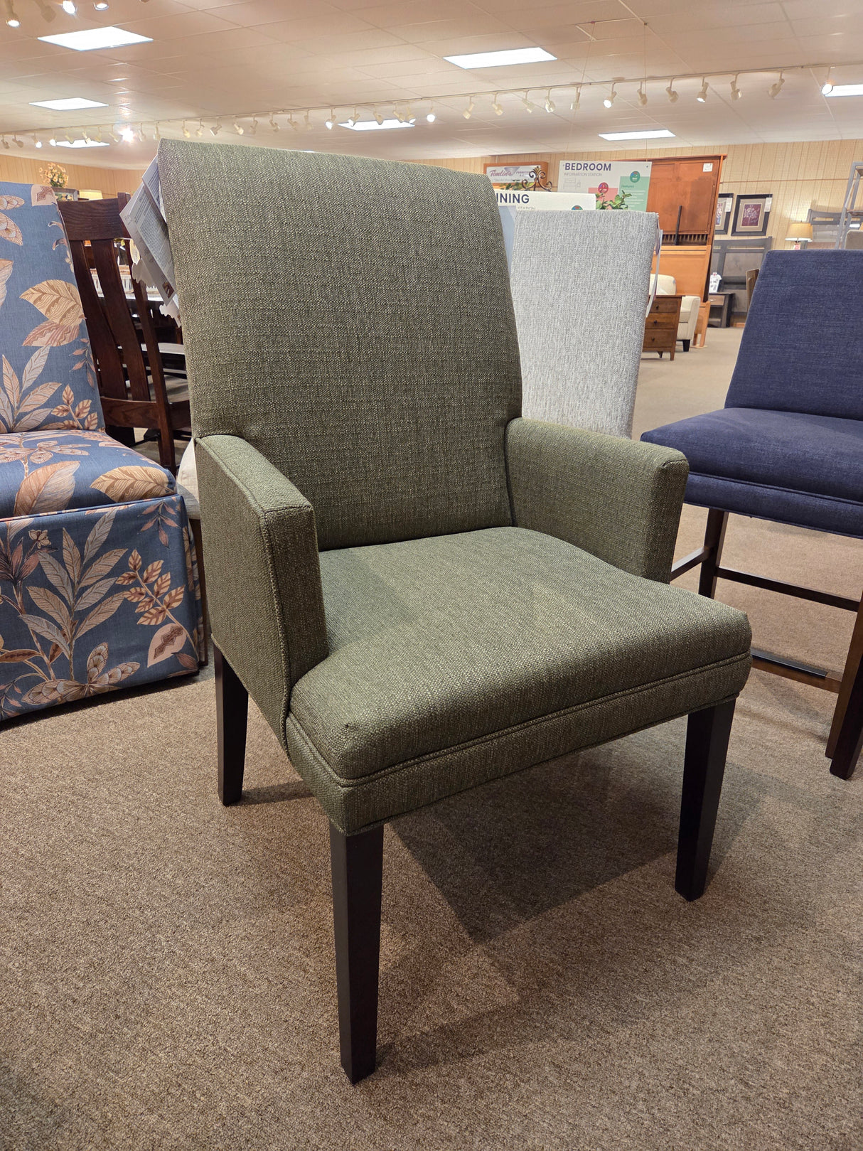 Nonte Captain's Chair